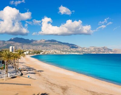 Marbella itself enjoys 27km of coastline, most of which is sandy beaches that are accessible throughout the year