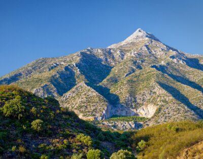 The splendid backdrop to most photos taken of the Marbella landscape feature the La Concha mountain